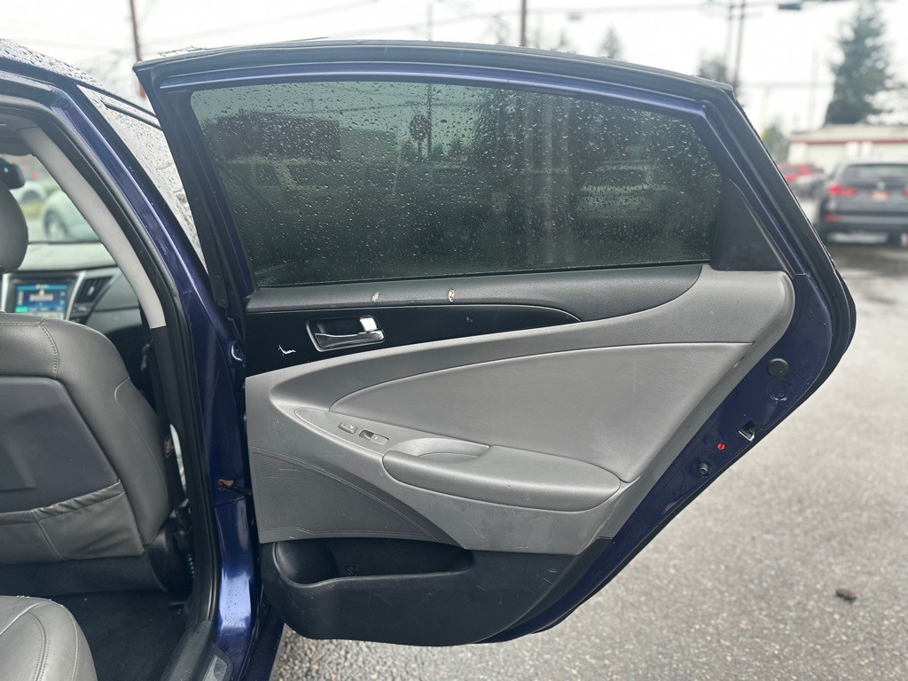 2012 Hyundai Sonata Image 25