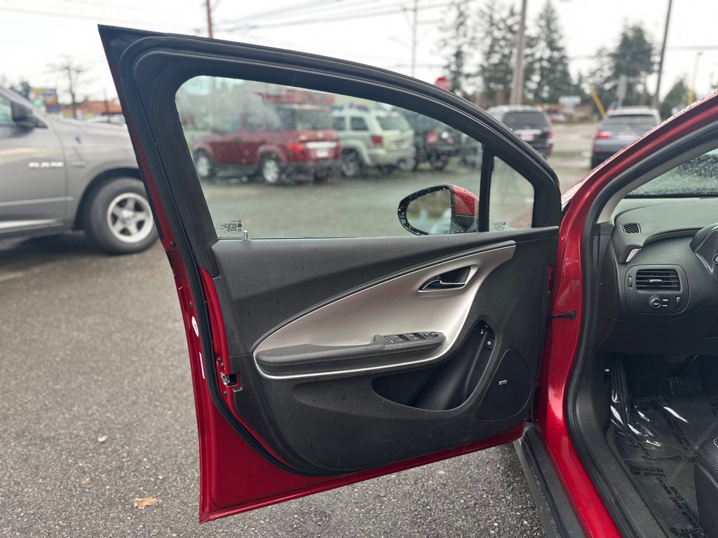 2013 Chevrolet Volt Image 10