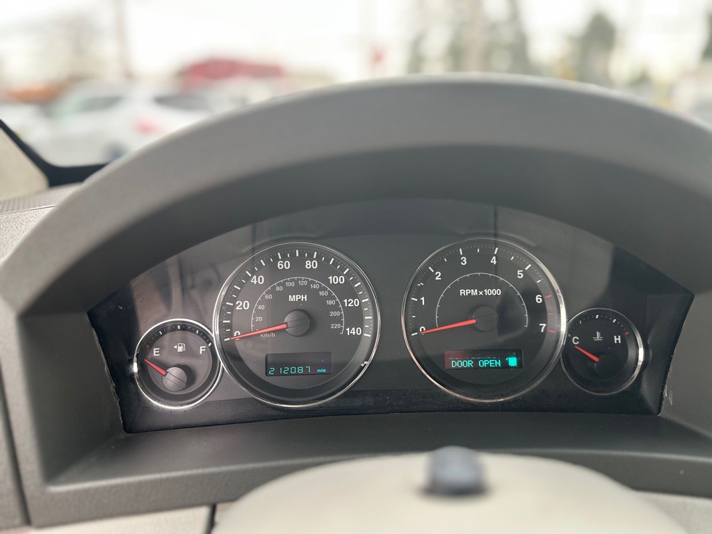 2005 Jeep Grand Cherokee Image 16