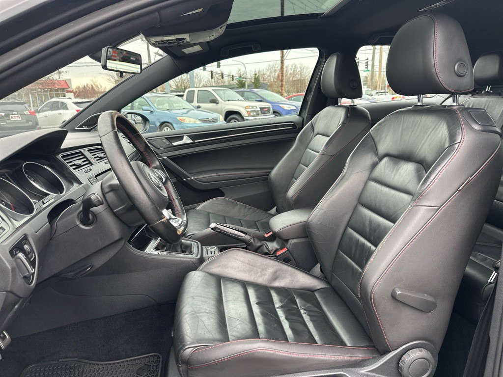 2015 Volkswagen GTI Image 13