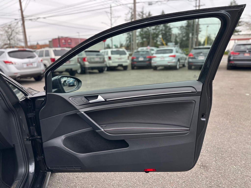 2015 Volkswagen GTI Image 19