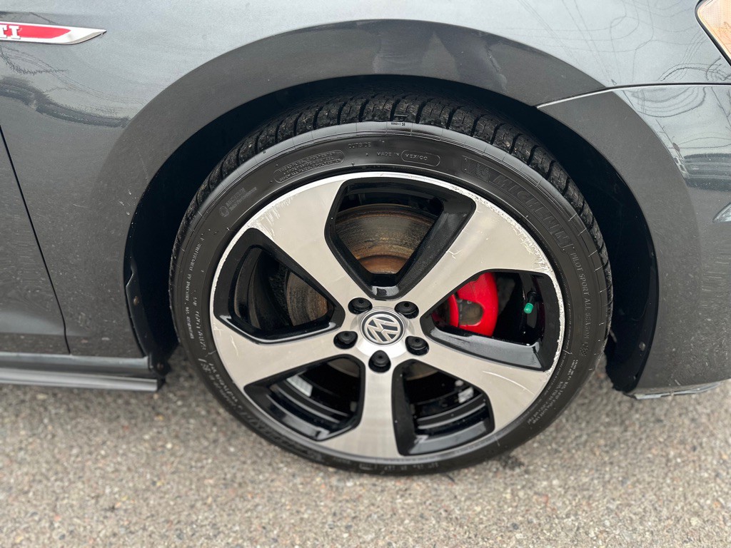 2015 Volkswagen GTI Image 22