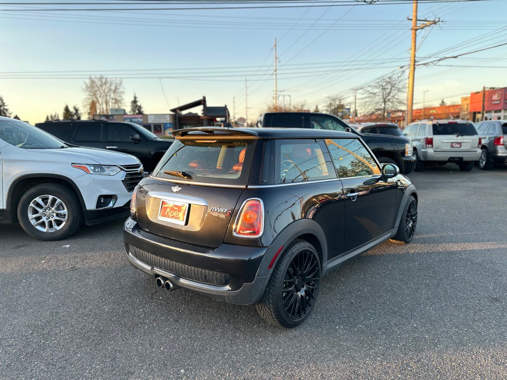 2007 MINI Cooper Image 5