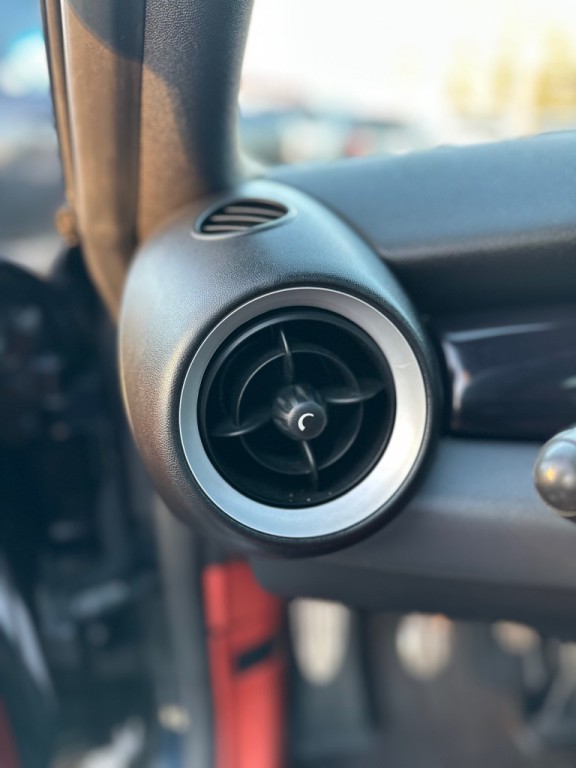 2007 MINI Cooper Image 13