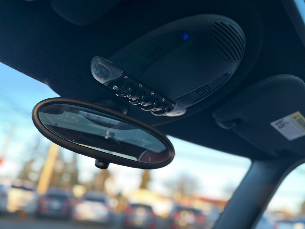 2007 MINI Cooper Image 16