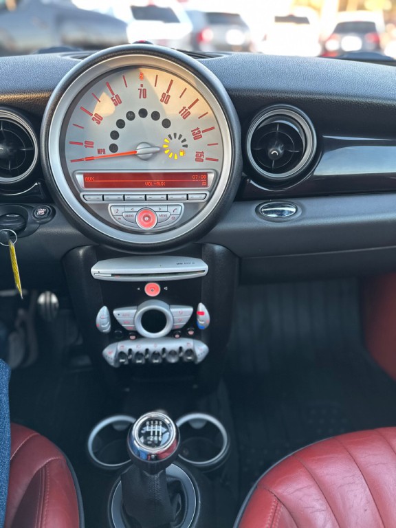 2007 MINI Cooper Image 17