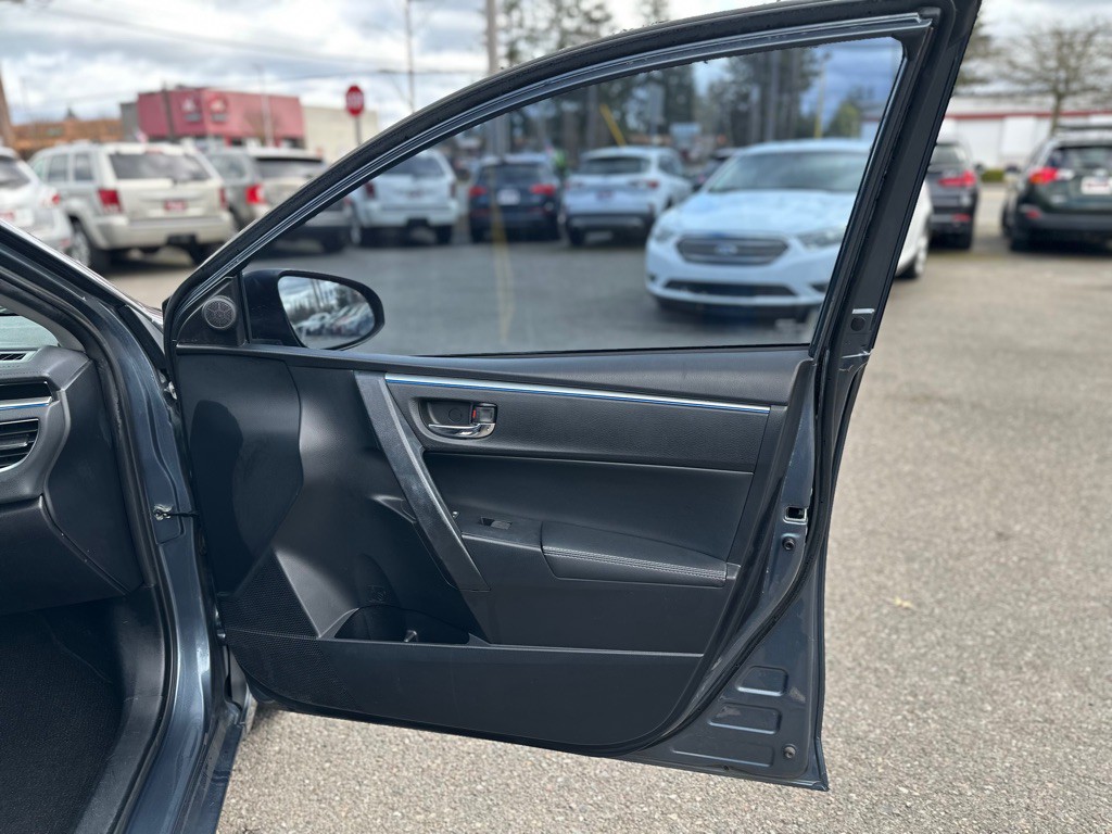 2014 Toyota Corolla Image 23