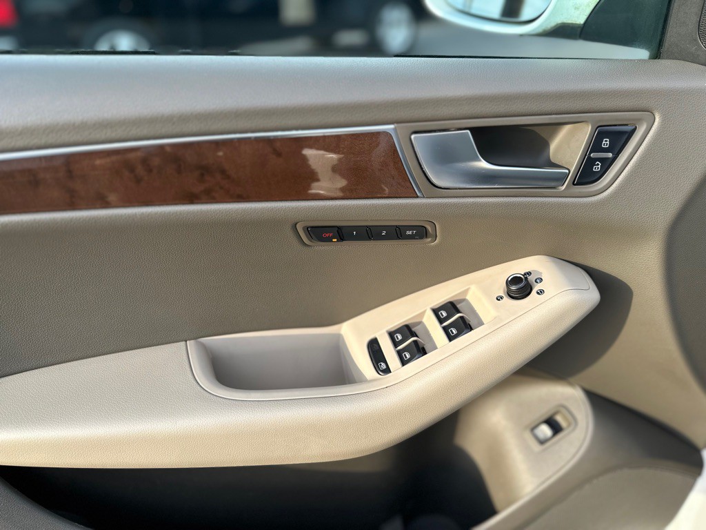2010 Audi Q5 Image 11