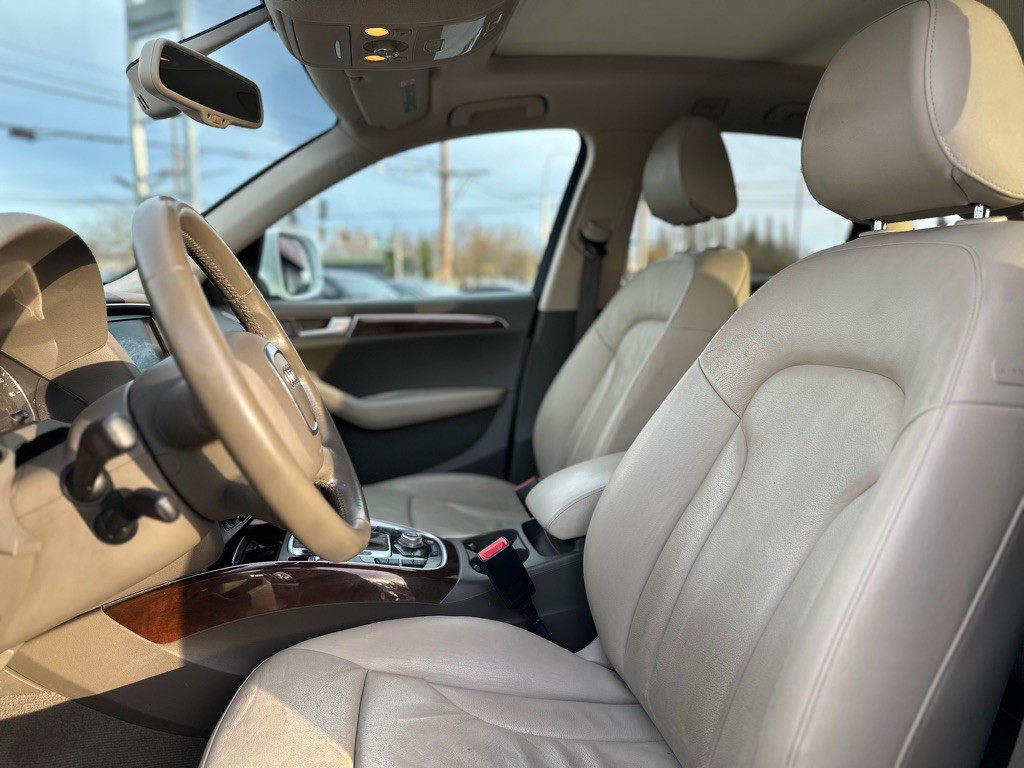 2010 Audi Q5 Image 12