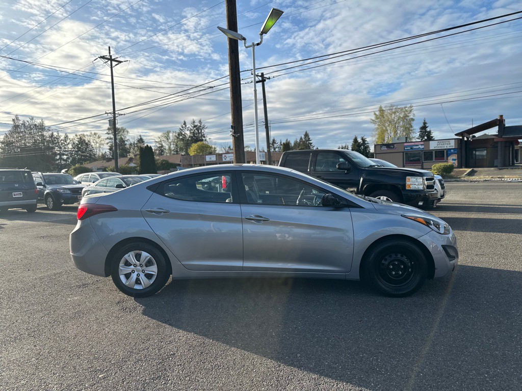 2016 Hyundai Elantra Image 4