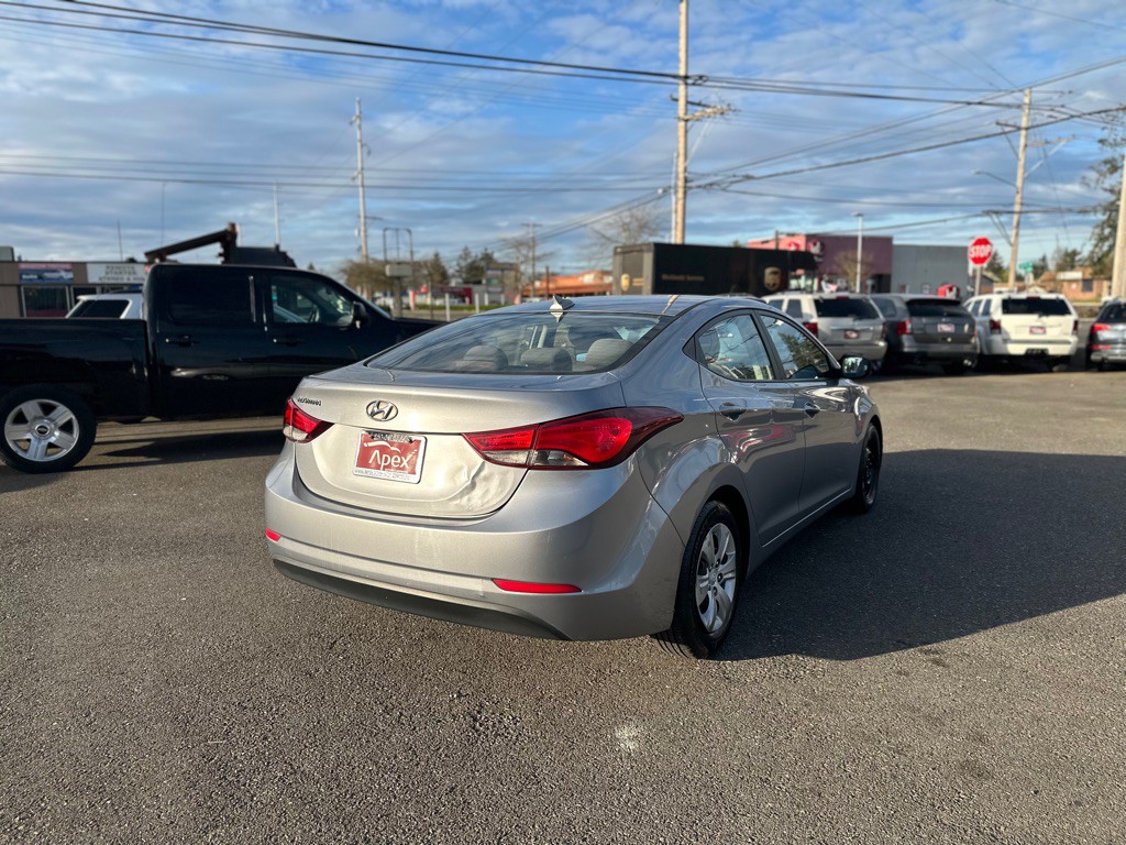 2016 Hyundai Elantra Image 5
