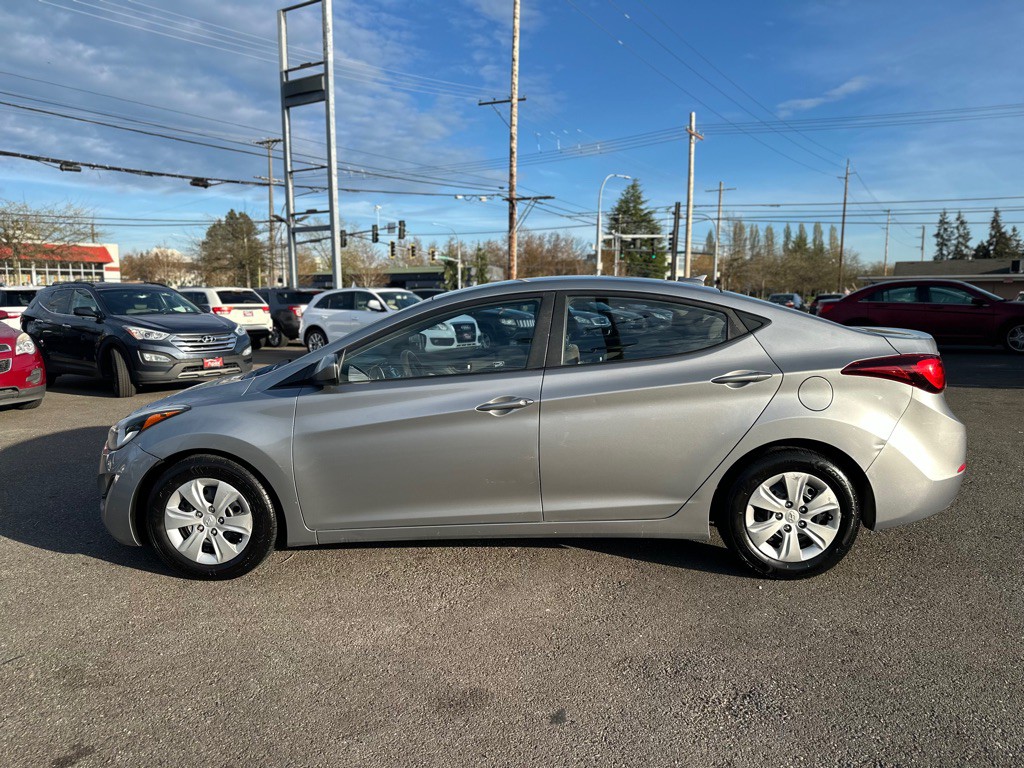2016 Hyundai Elantra Image 9