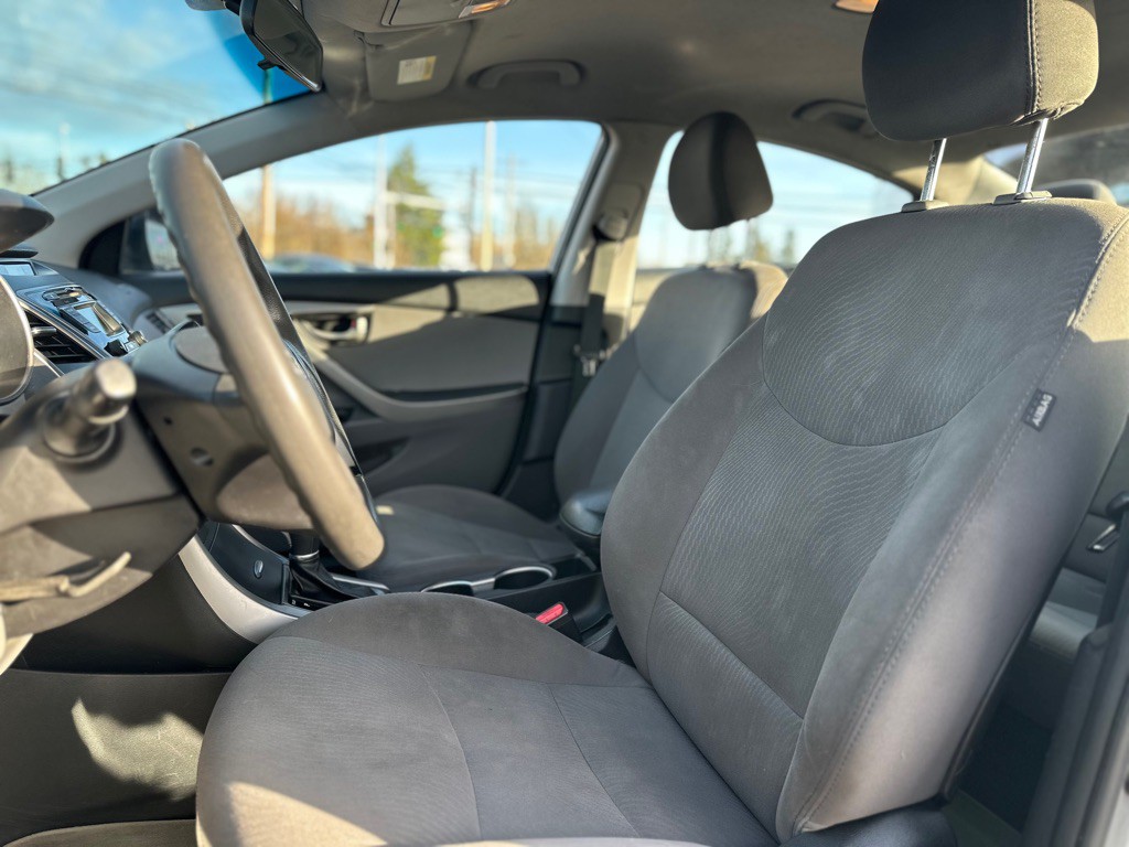 2016 Hyundai Elantra Image 11