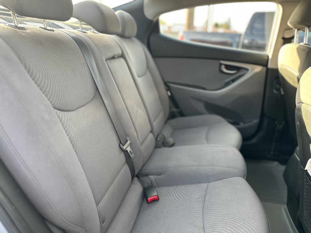 2016 Hyundai Elantra Image 20