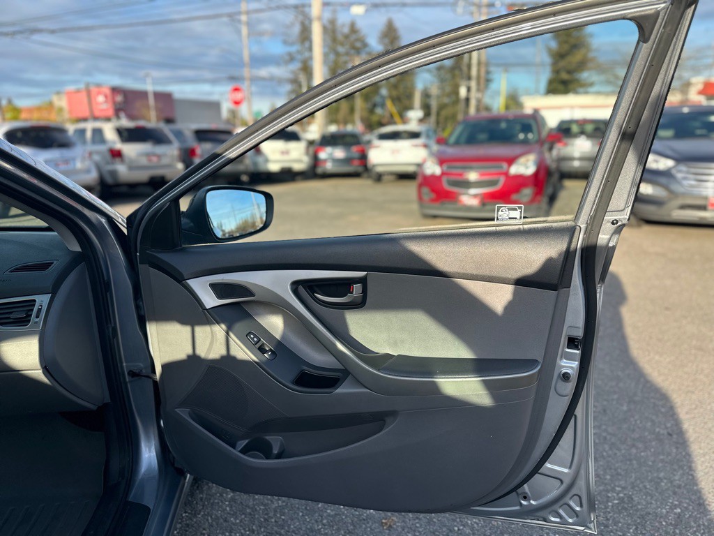2016 Hyundai Elantra Image 21
