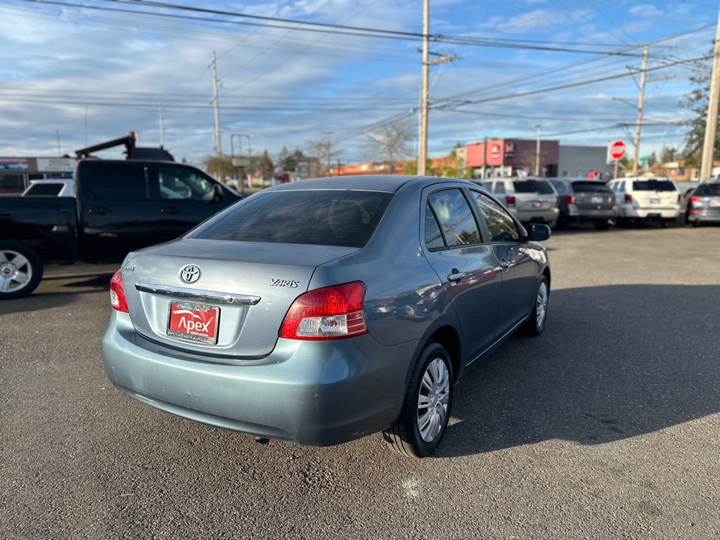 2010 Toyota Yaris Image 5