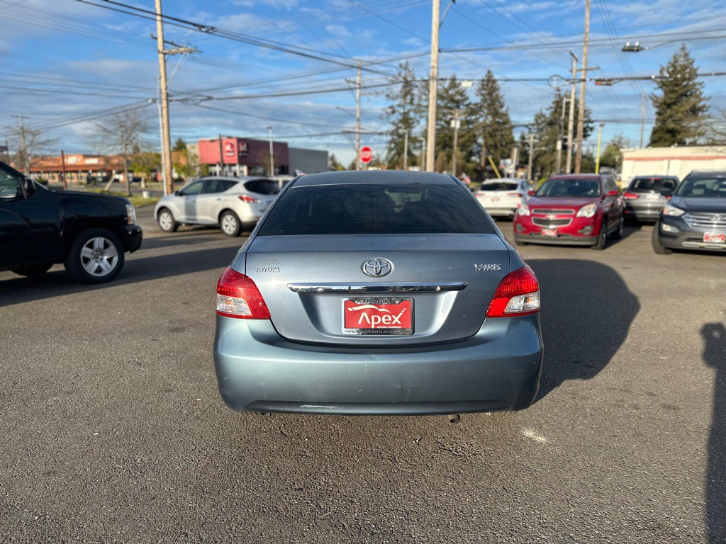 2010 Toyota Yaris Image 6