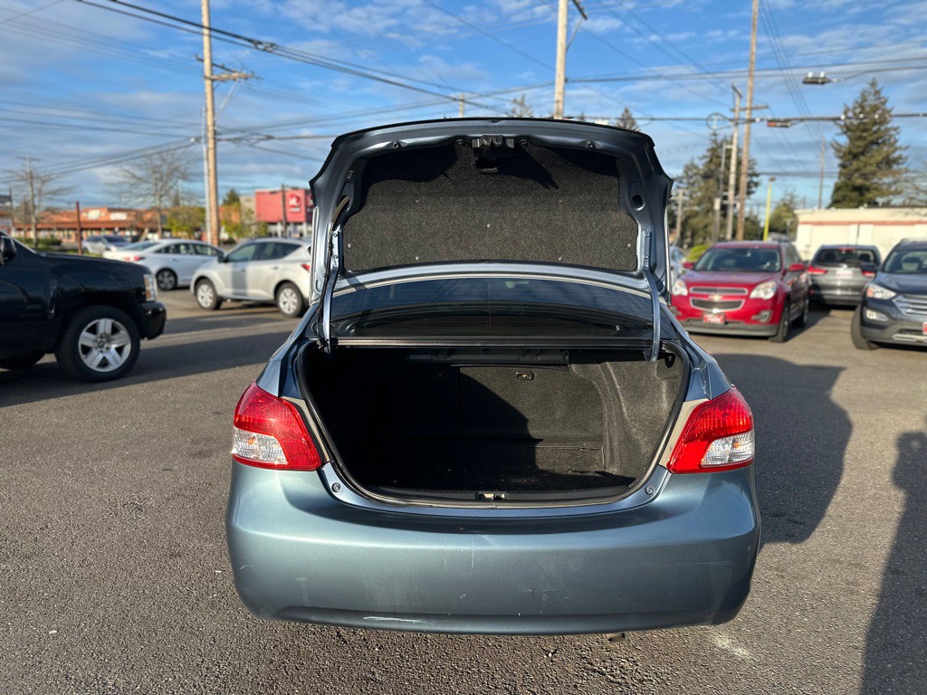2010 Toyota Yaris Image 7