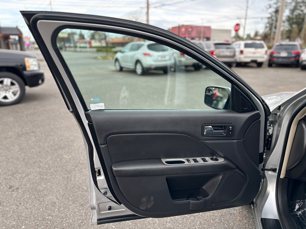 2011 Ford Fusion Image 10