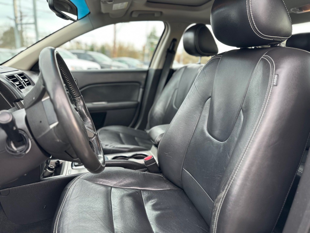 2011 Ford Fusion Image 12