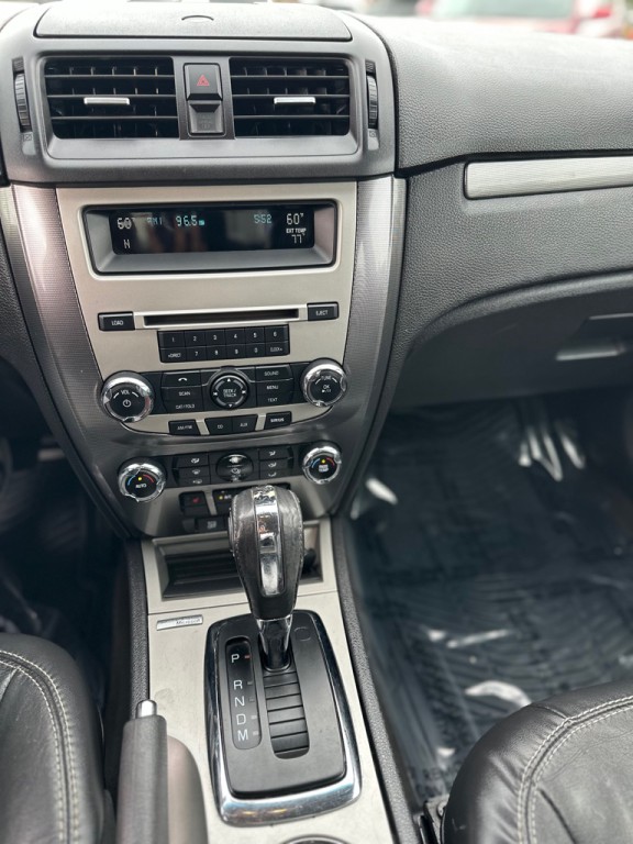 2011 Ford Fusion Image 16