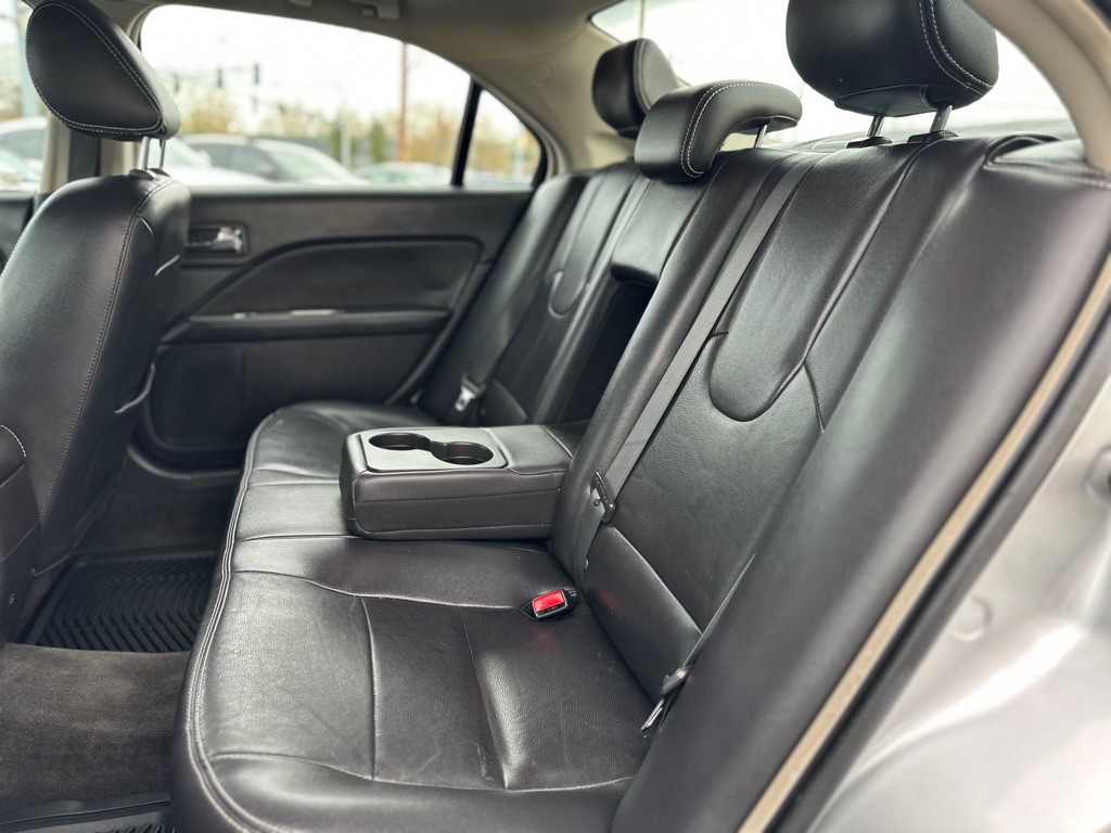 2011 Ford Fusion Image 18