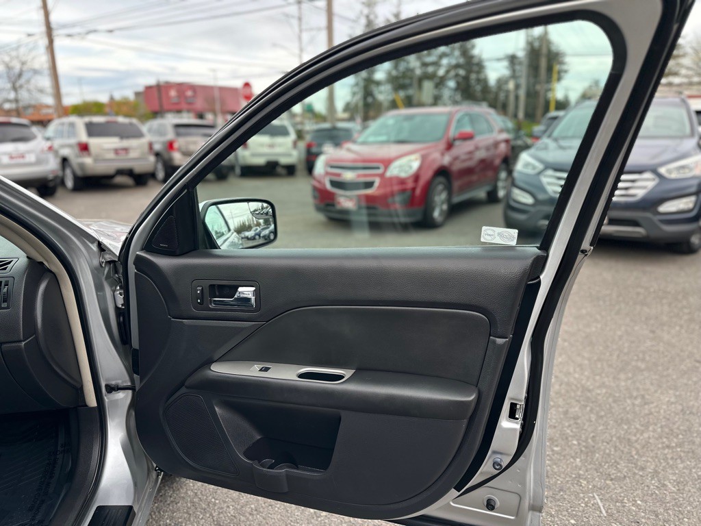 2011 Ford Fusion Image 23