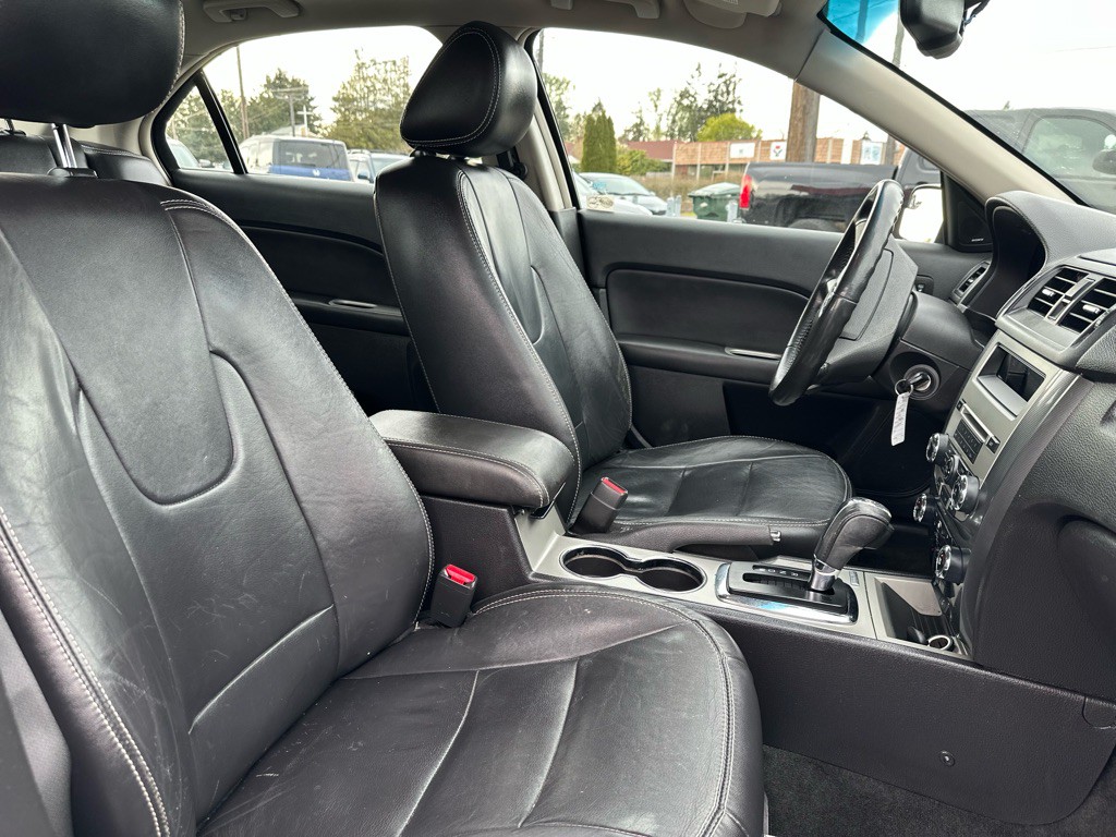 2011 Ford Fusion Image 24