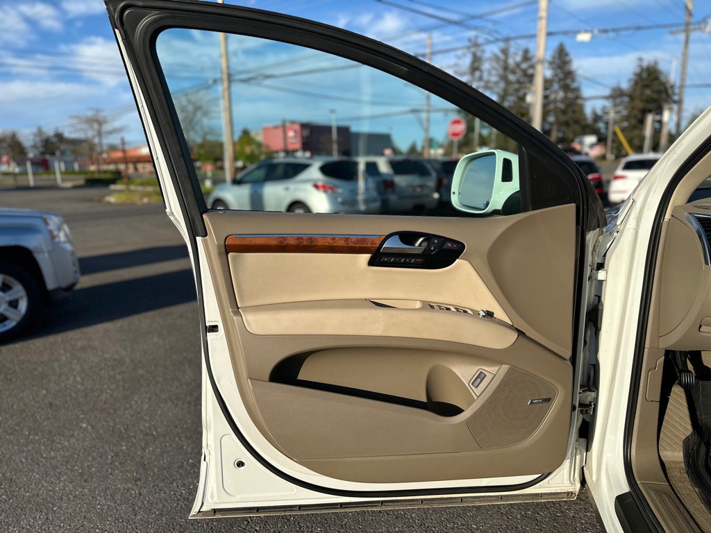 2015 Audi Q7 Image 10