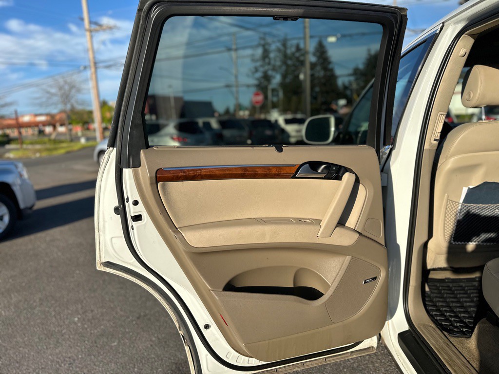 2015 Audi Q7 Image 18