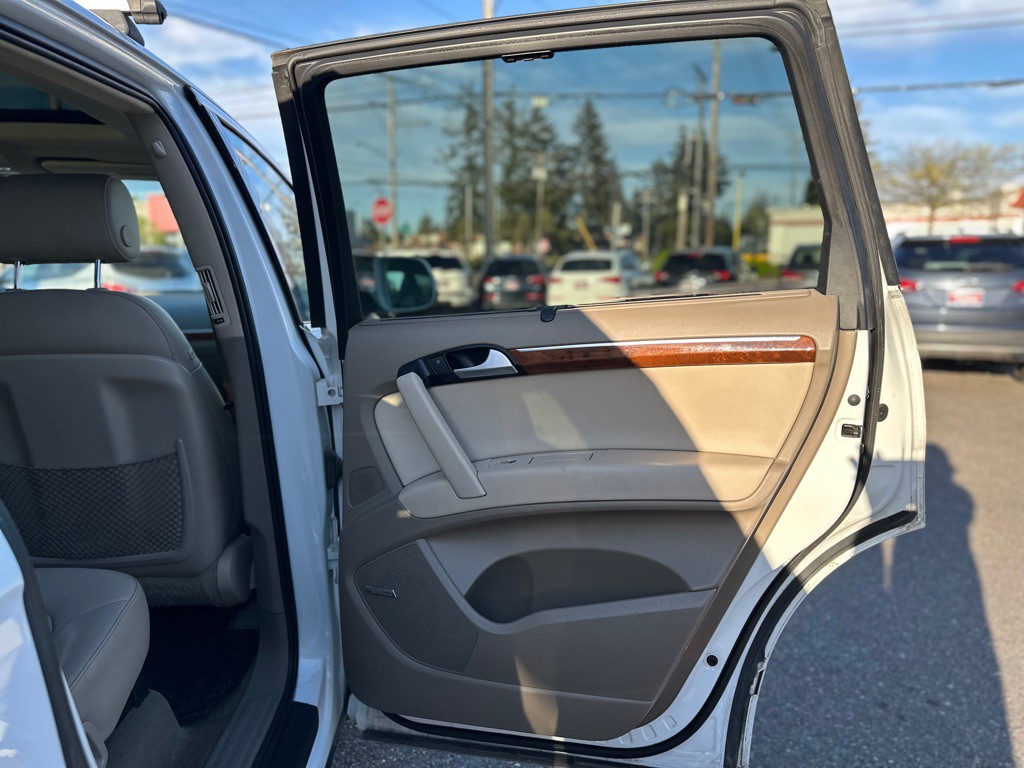 2015 Audi Q7 Image 22