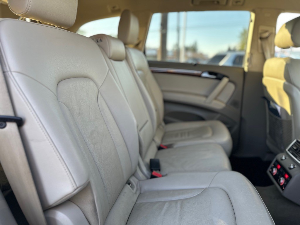2015 Audi Q7 Image 23