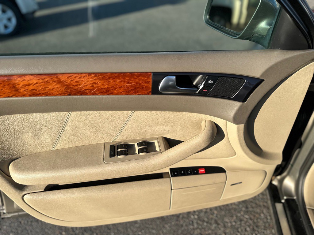 2002 Audi A6 Image 10