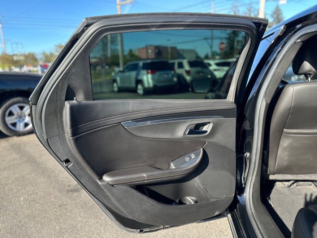 2016 Chevrolet Impala Image 16