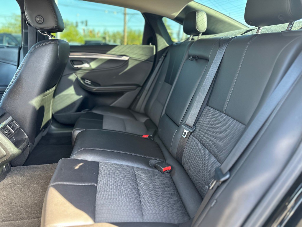 2016 Chevrolet Impala Image 17