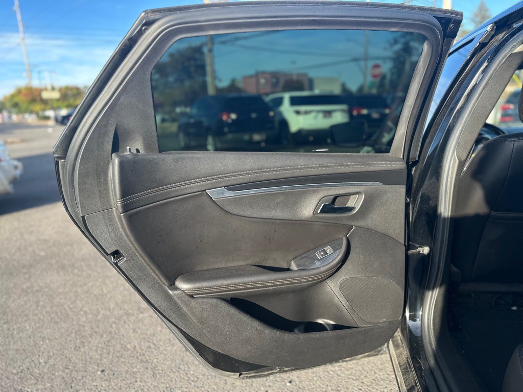 2016 Chevrolet Impala Image 18