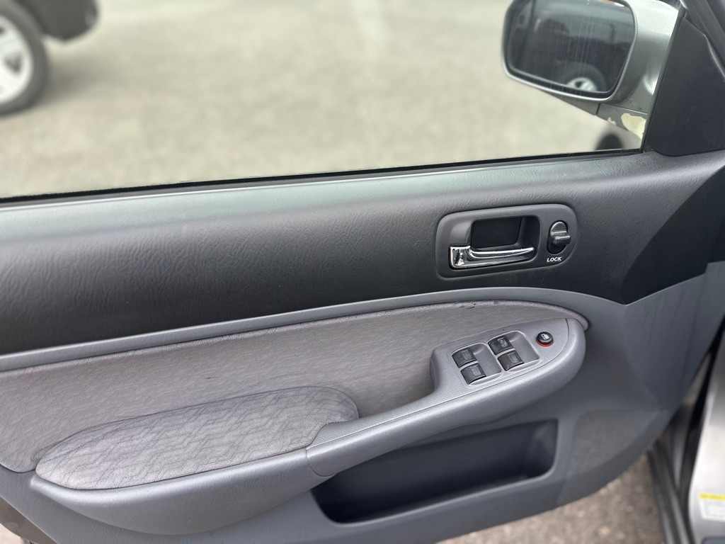 2005 Honda Civic Image 11