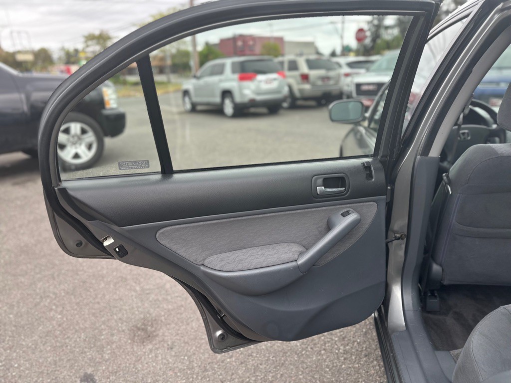 2005 Honda Civic Image 17