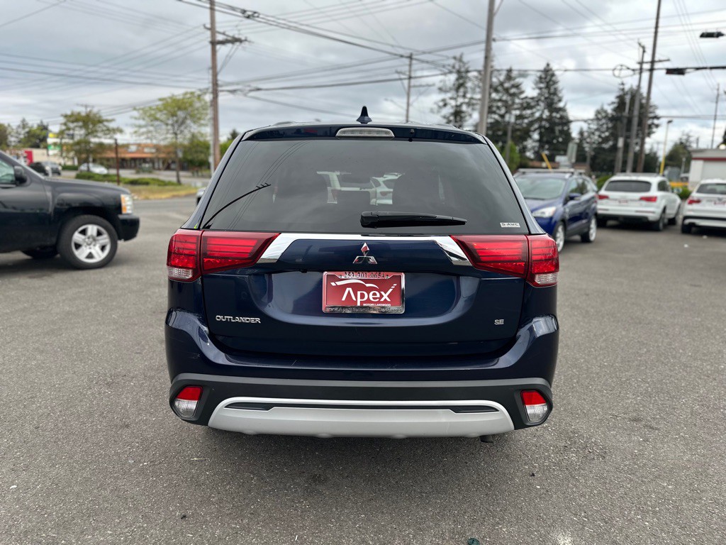 2020 Mitsubishi Outlander Image 6