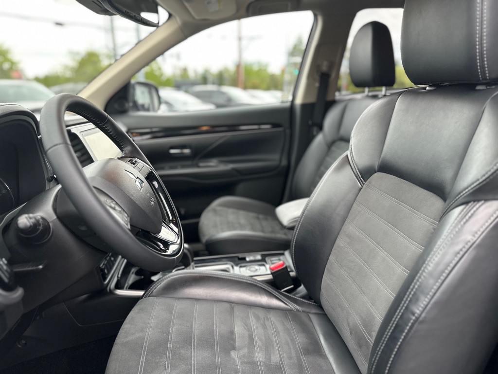 2020 Mitsubishi Outlander Image 11