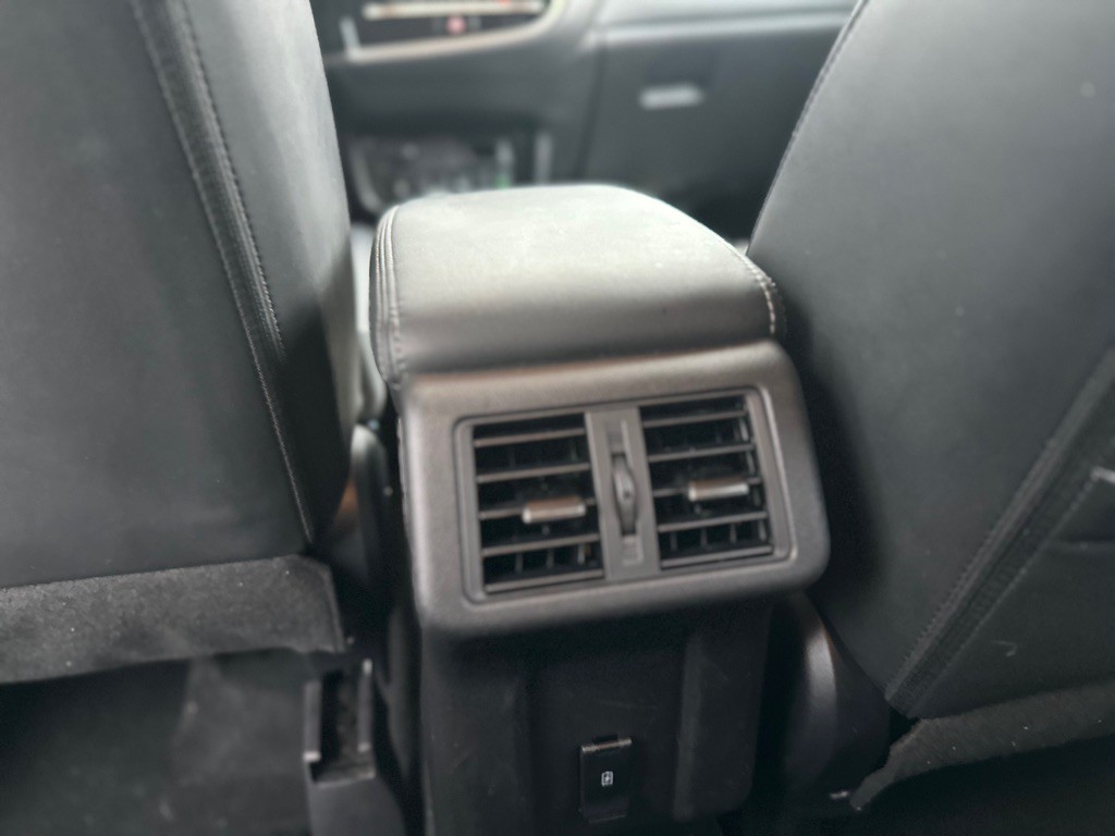 2020 Mitsubishi Outlander Image 20