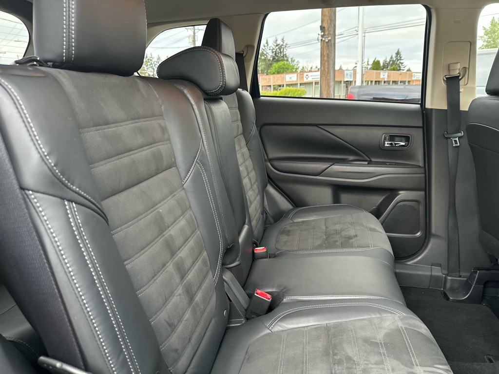 2020 Mitsubishi Outlander Image 22
