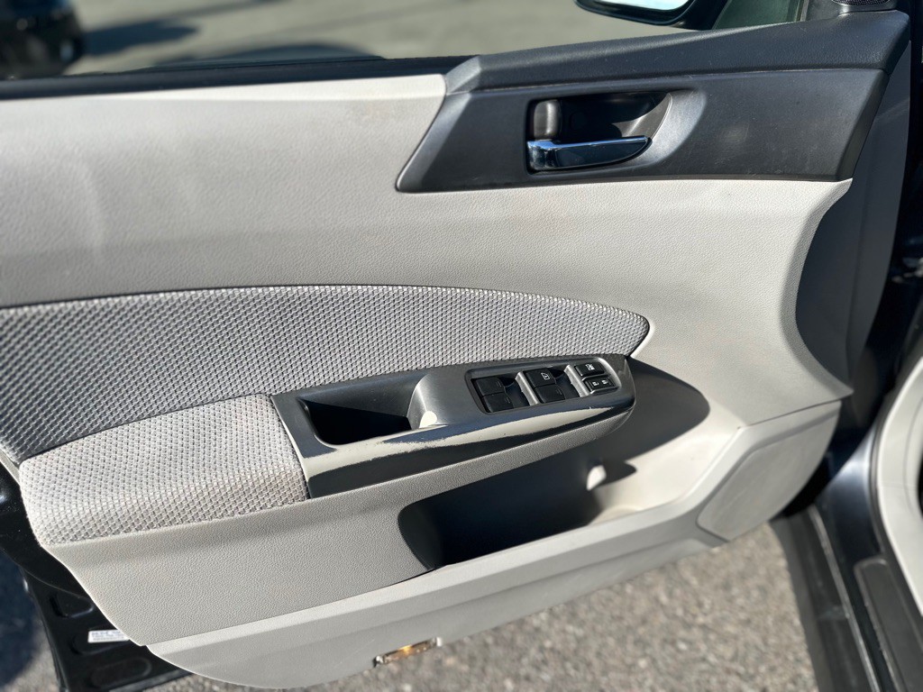 2013 Subaru Forester Image 11