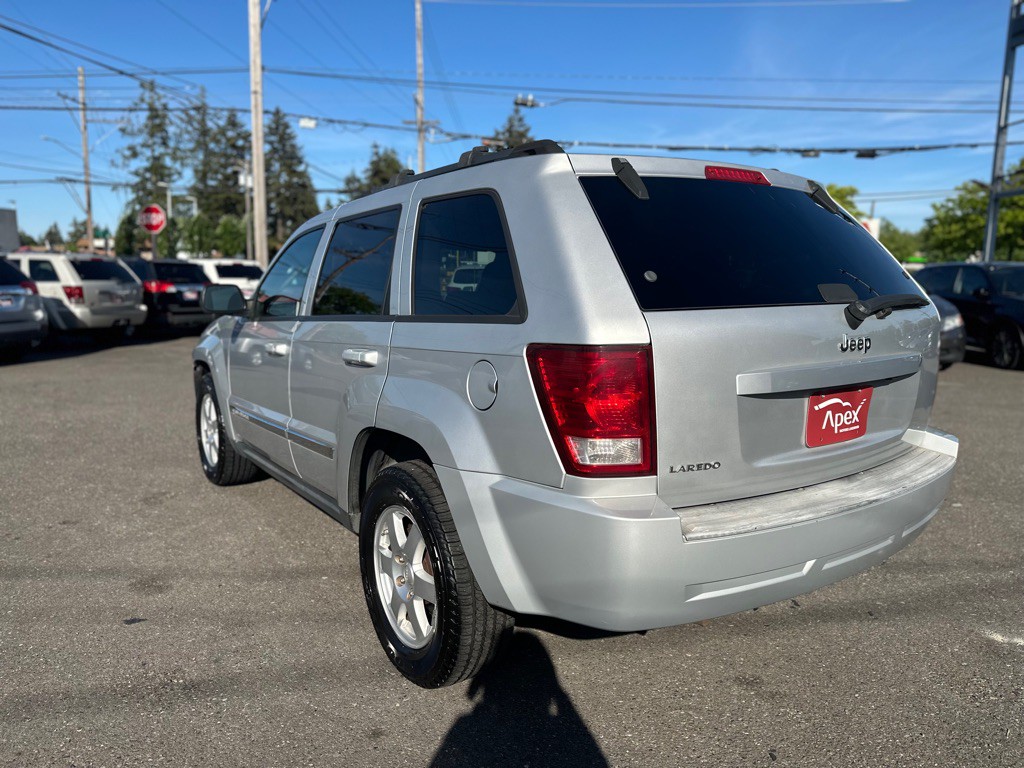 2010 Jeep Grand Cherokee Image 8