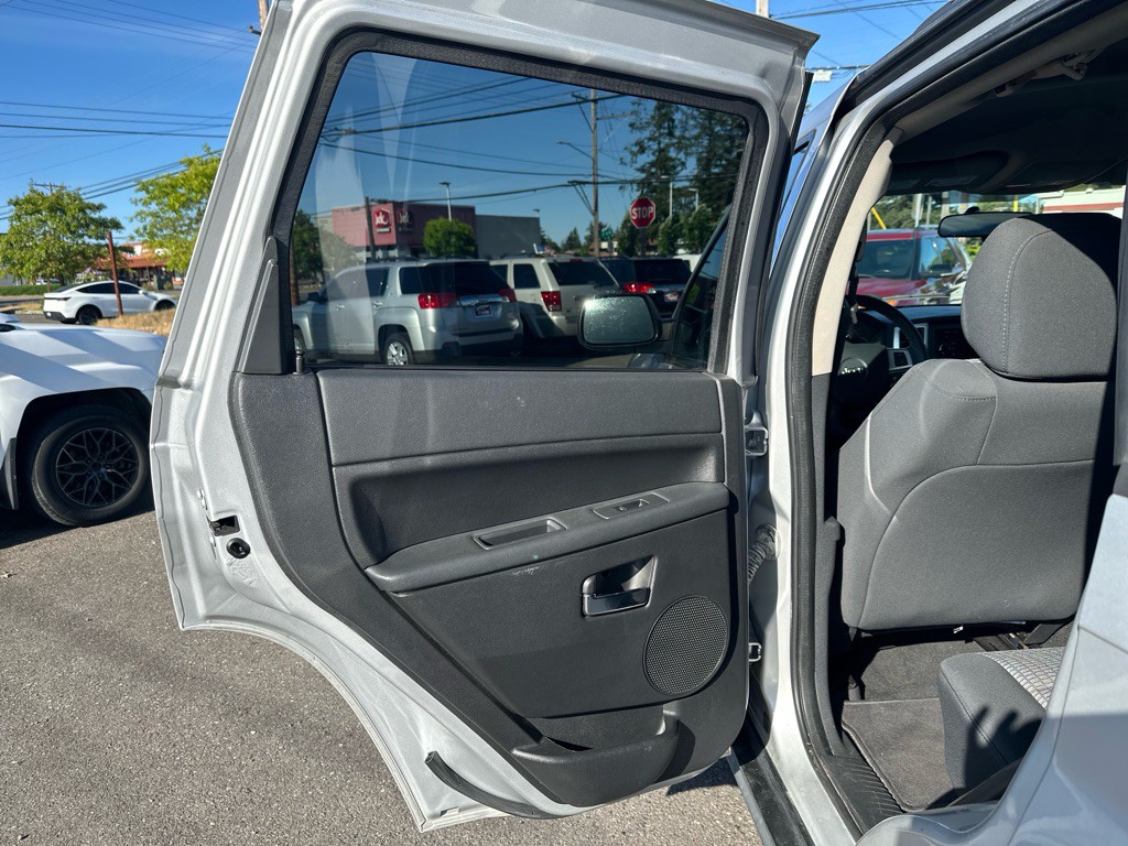 2010 Jeep Grand Cherokee Image 17