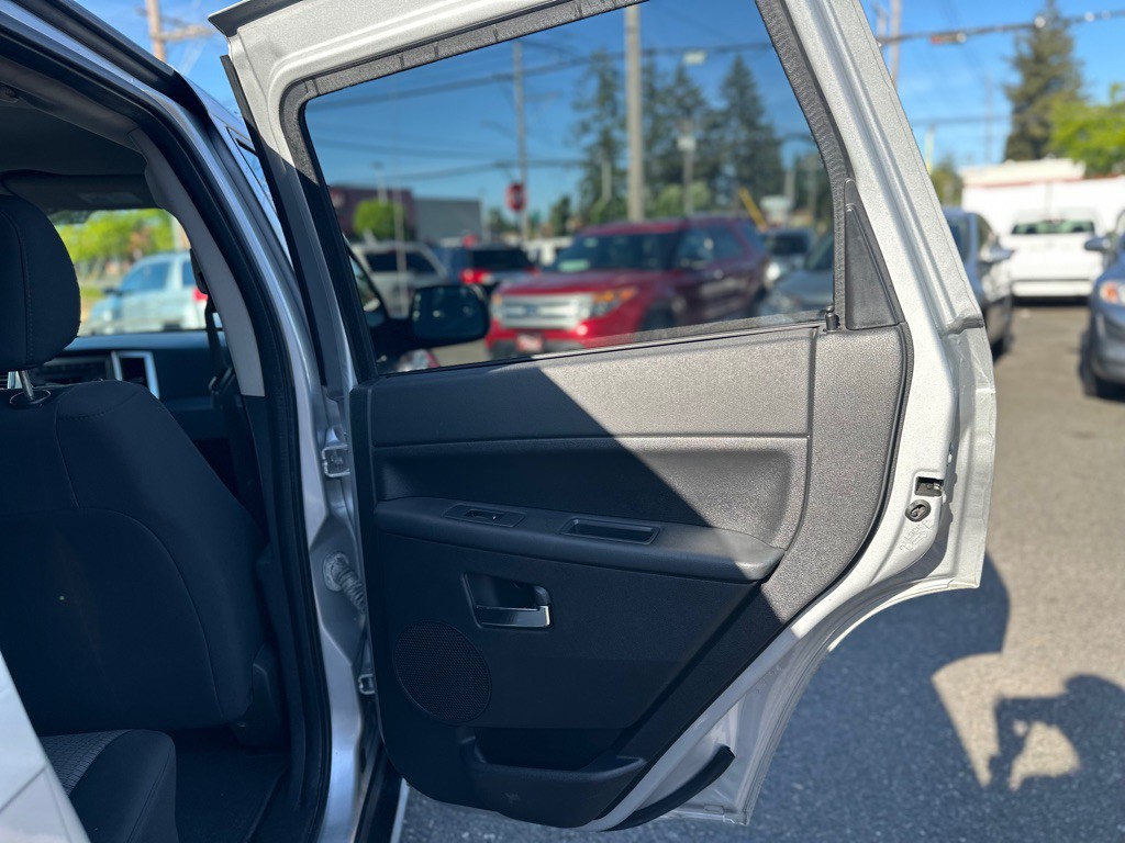 2010 Jeep Grand Cherokee Image 19