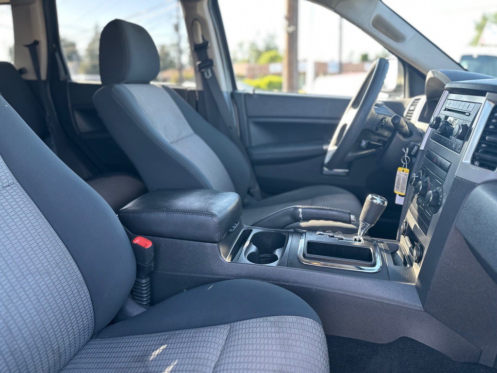2010 Jeep Grand Cherokee Image 23