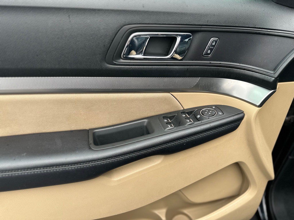 2017 Ford Explorer Image 11
