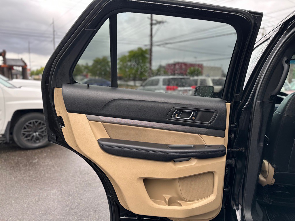 2017 Ford Explorer Image 17