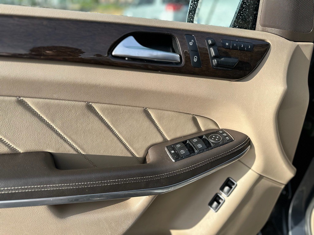 2013 Mercedes-Benz GL-Class Image 11